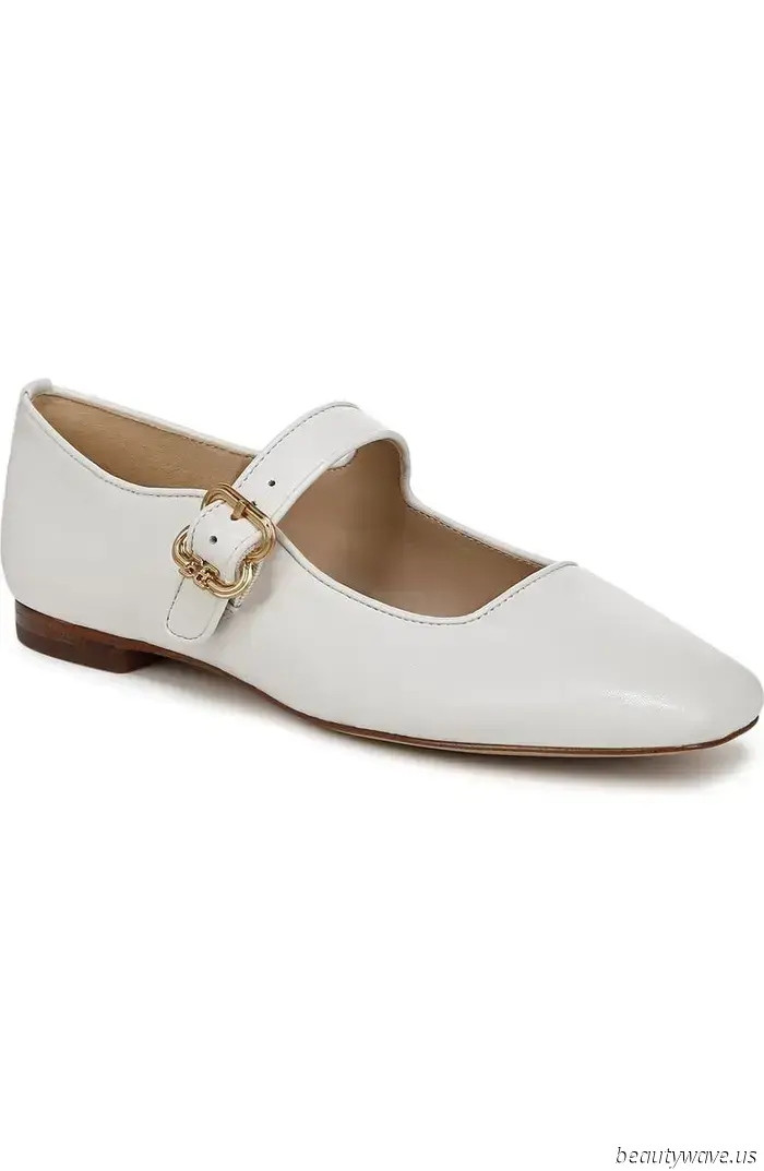 I guarantee that this accessory trend will elevate even the most basic outfits to an upscale level.