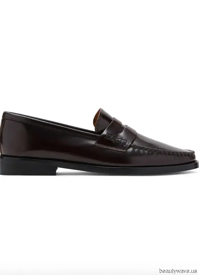 I’m noticing this subtly stylish flat-shoe trend being paired with outfits all over the place this fall.