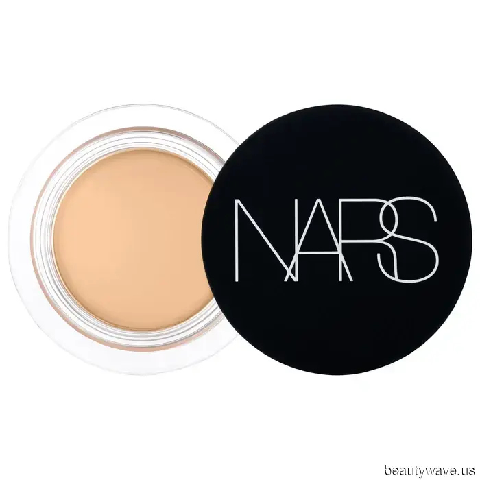 "Aussie Girl Glam" is the sun-kissed makeup look I’m eager to experiment with this summer.