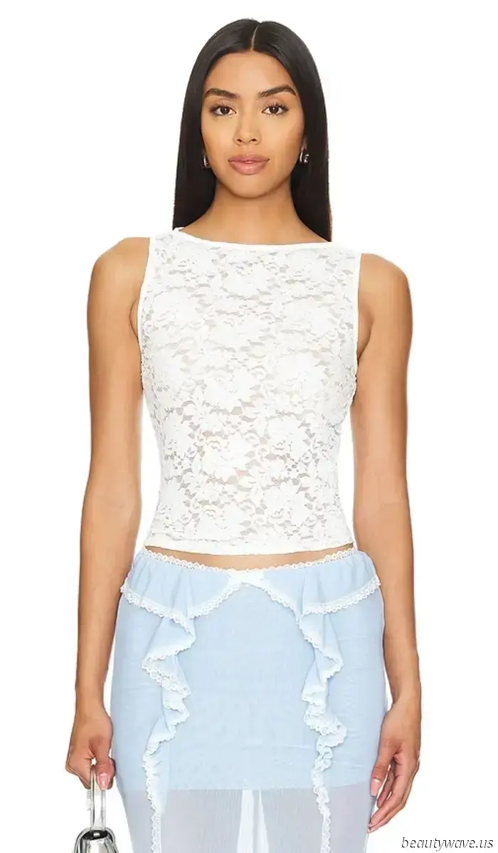 The stylish summer shirt trend that fashion enthusiasts are pairing with jeans is close to selling out everywhere.