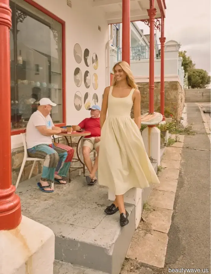 As a particular 4'11" Fashion Editor, here are 16 dresses I truly recommend for petite individuals.