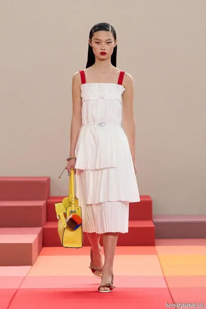 Fendi präsentierte eine psychedelische Kollektion, die sich wie eine Zukunft und wie ein ewiger Sommer anfühlte.