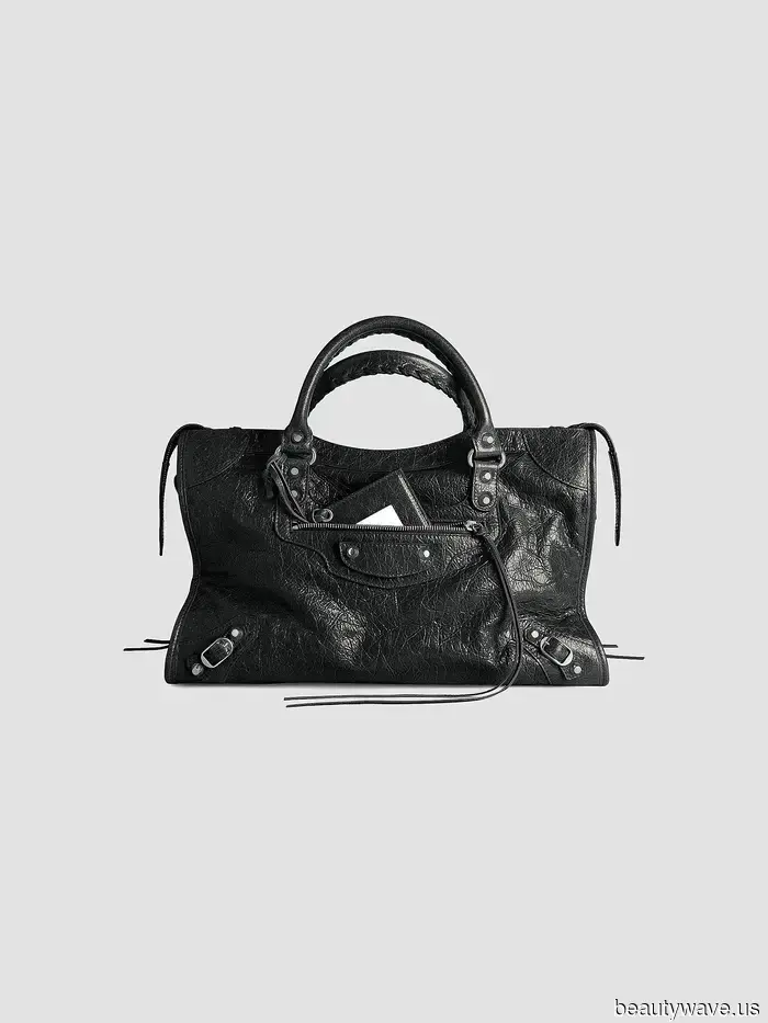 Skip the "Forget It" bags this fall—check out these 5 alternative bag trends that we believe are far more stylish.