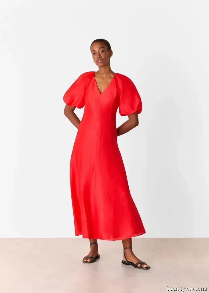 This summer, achieving a fashionable look is as simple as combining these two color trends.