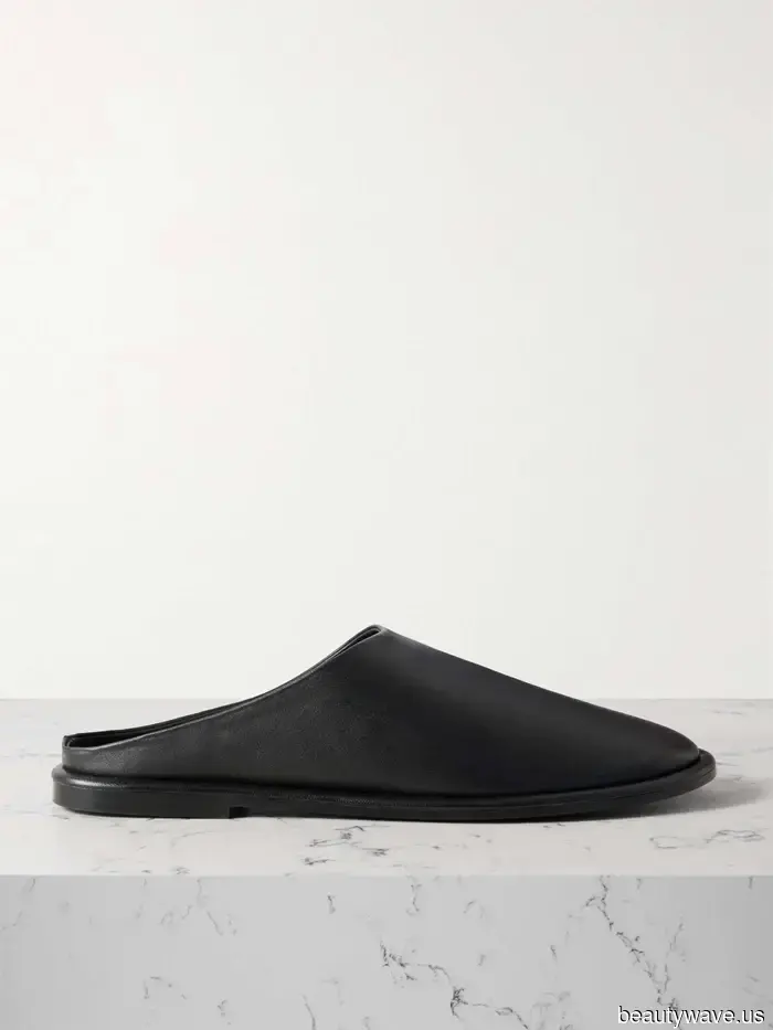 Forget flip-flops—this emerging comfortable shoe trend could also be the most stylish of 2025.