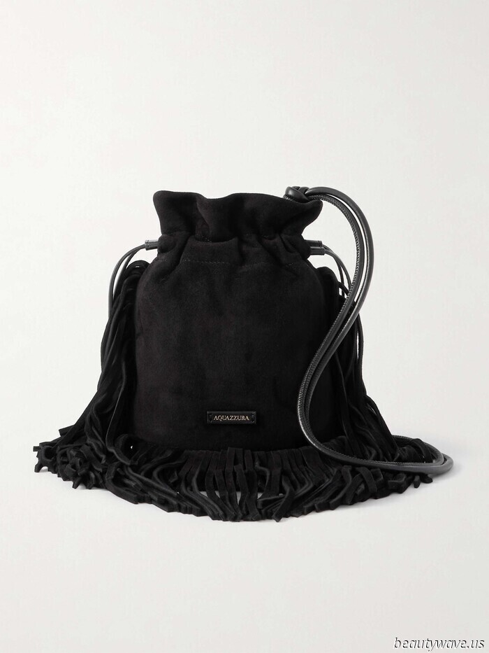 More Stylish Than a Shoulder Bag, More Laid-Back Than a Clutch—The Bag Trend That Only Fashionable Individuals Are Aware Of