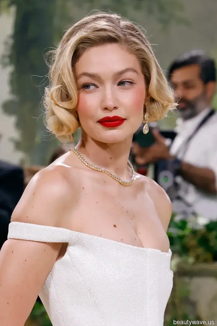 Dal 1981 al 2025, questi look di bellezza del Met Gala sono i migliori di sempre indiscussi.