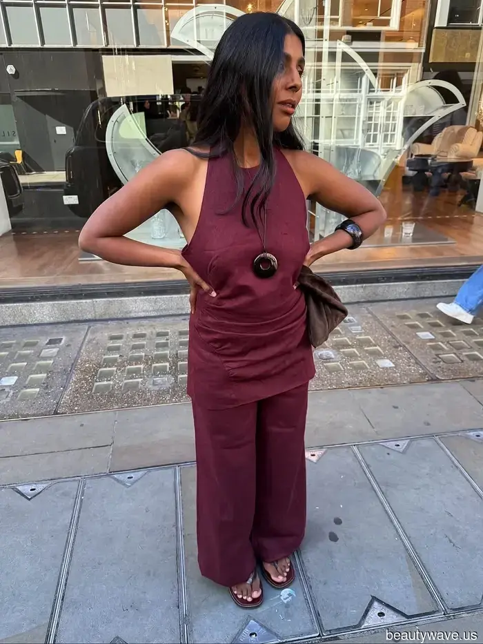 This stylish color combination is trendier than beige and black and is poised to take over fall wardrobes.