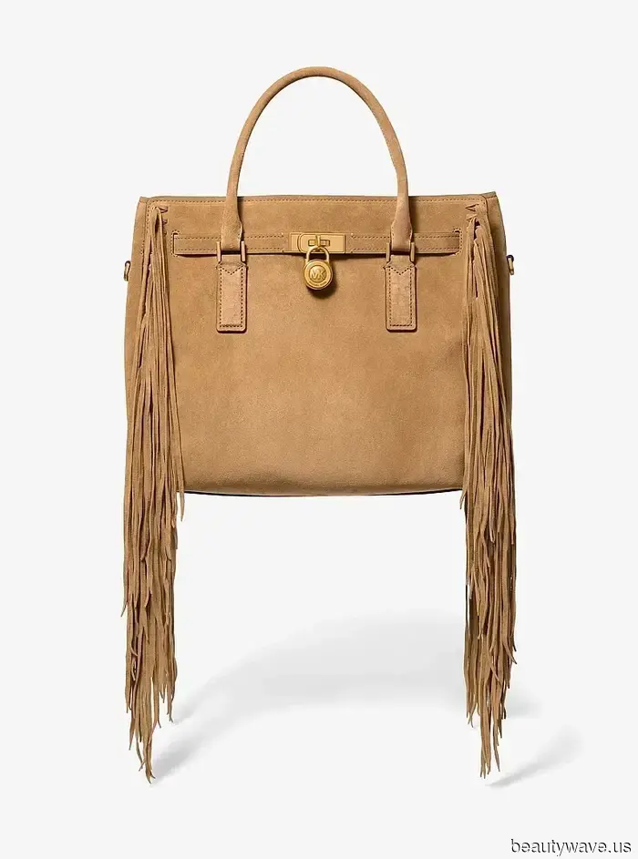 Il vero spettacolo di status nel 2026 non è portare una Birkin&mdash;è indossare la tua borsa slacciata e disordinata.