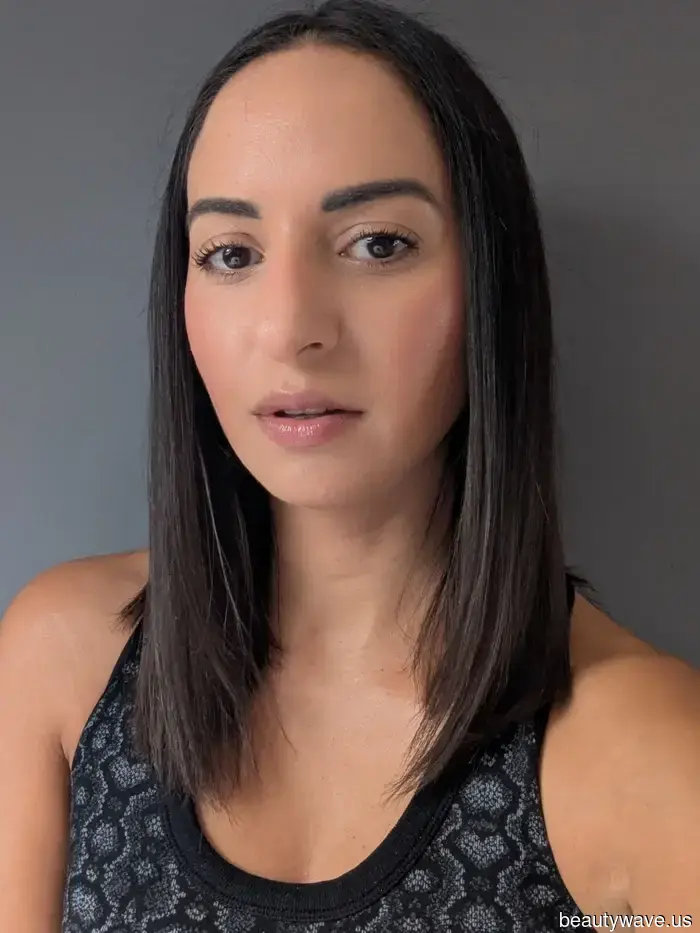 For achieving a smooth skin texture, this makeup product is the most effective one available.