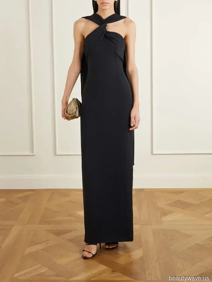 Avvistata in viaggio verso il matrimonio di Taylor Swift: Dakota Johnson nel più elegante LBD trend del 2026