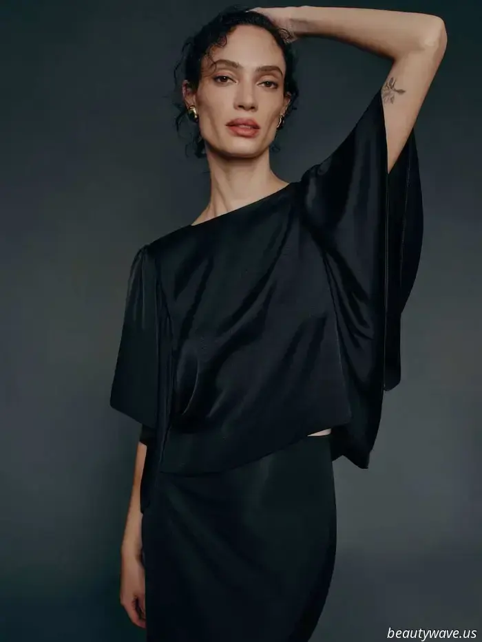 For a stylish look with jeans, skirts, or trousers, this elegant top is always the perfect choice.
