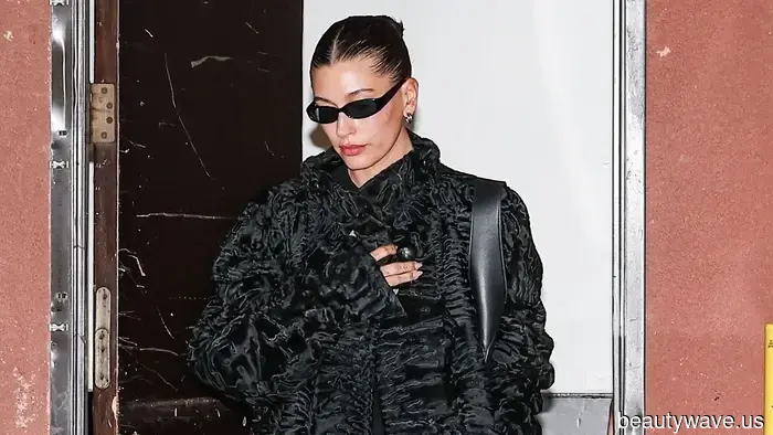 Move Away From Your Black Jeans—Those With Style Are Opting for This Chic Alternative With Heels Instead.