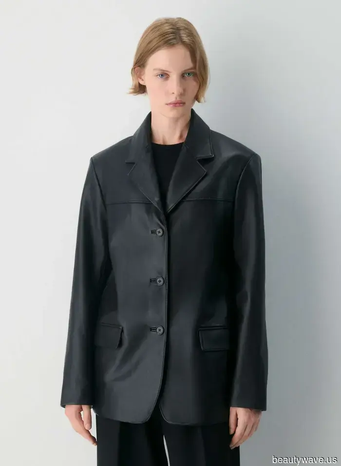 Не бомбер, не окоп: все, у кого есть вкус, охотятся за этим "устаревшим" трендом кожаных курток