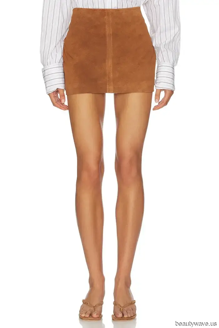 Here are the surprising color combinations that everyone stylish is already sporting this spring.