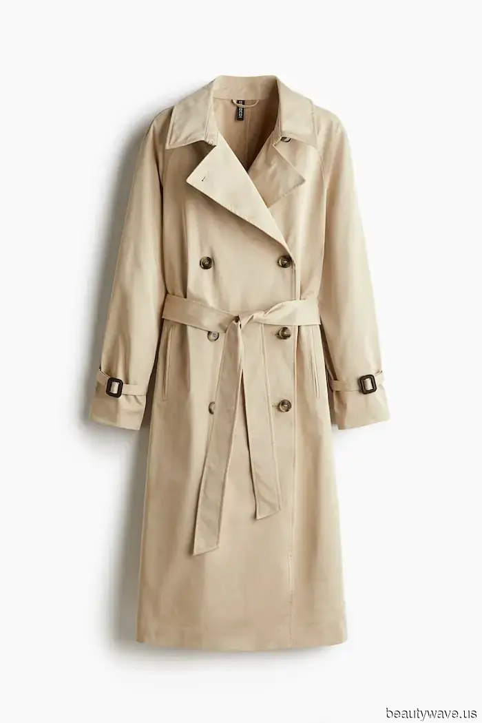 Las mujeres más elegantes de Londres saben que este color de bolso que no es negro hace que los abrigos trench se vean más elegantes.