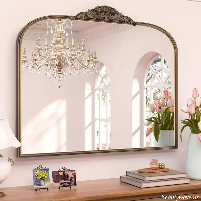 Our Graphic Designer's Chicago apartment resembles that of a luxury hotel.