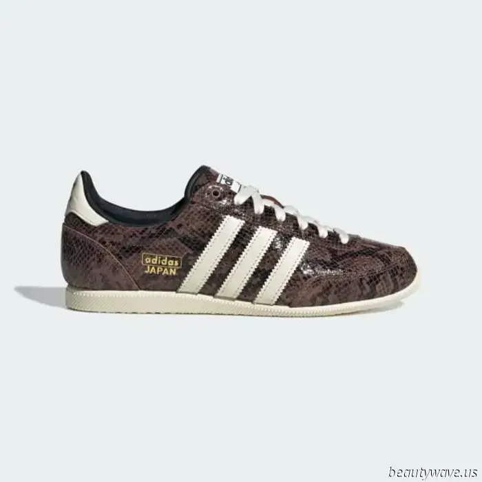 In my opinion, the key to styling this fall's trendiest color combination begins with these sneakers.