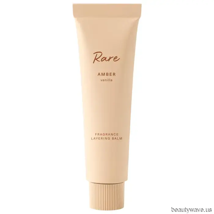 Новый парфюм Rare Beauty — это всё, о чём может говорить моя группа в чате. Вот мои честные мысли.