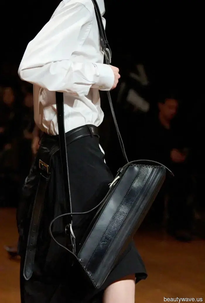 Ich weiß, dass du ein Mode-Mensch bist, wenn du eine dieser 7 Winter-Handtaschen-Trends trägst.