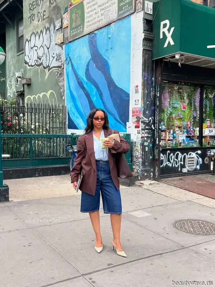 6 Surprisingly Chic Denim Shorts Looks That the Fashion Set Is Sporting