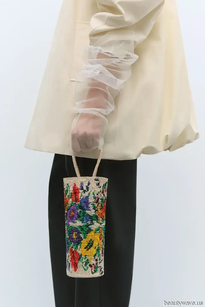 Модные люди сейчас тянутся к маленьким бисерным сумочкам&mdash;31 стильный вариант, который привлек мое внимание