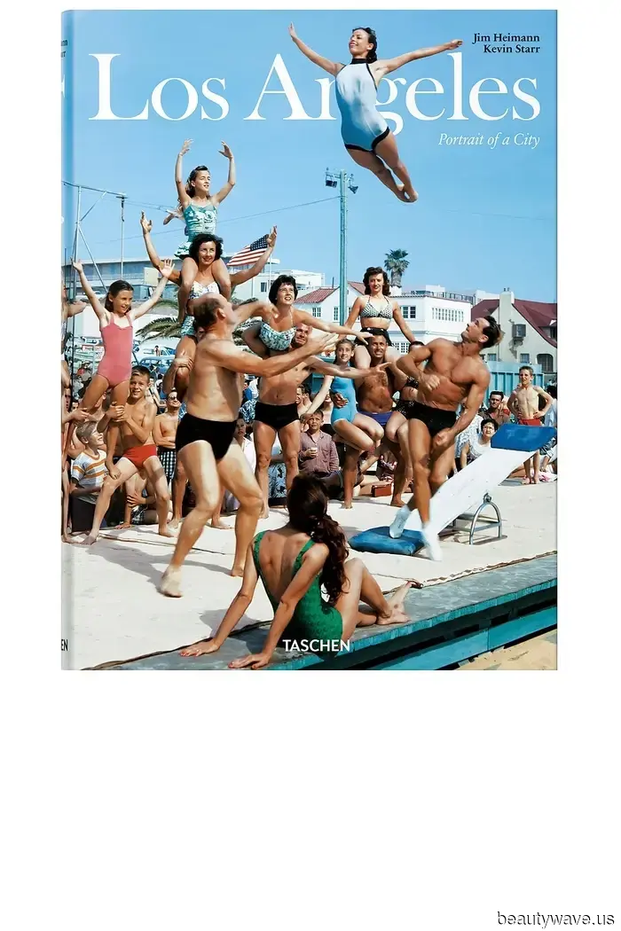 I'm a shopping specialist residing in L.A.—28 stylish items I'm giving to my fellow Angelenos.