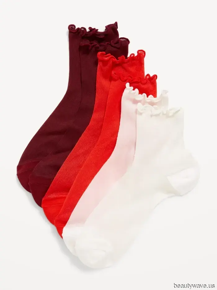 Modeleute in Kopenhagen tragen lately diese 5 Schuhe mit Jeans.