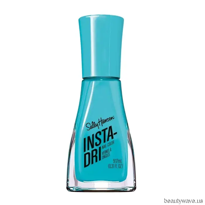 As per Manicurists and my Instagram feed, Mixed Berry Nails are set to be the trendiest look for hands this spring.