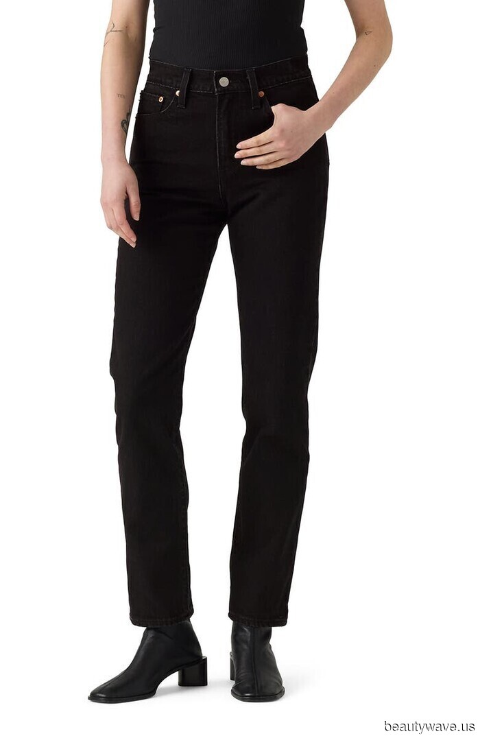 Это спорно (я знаю), но частые модные флайеры клянутся в этом джинсовом наряде для долгих рейсов.