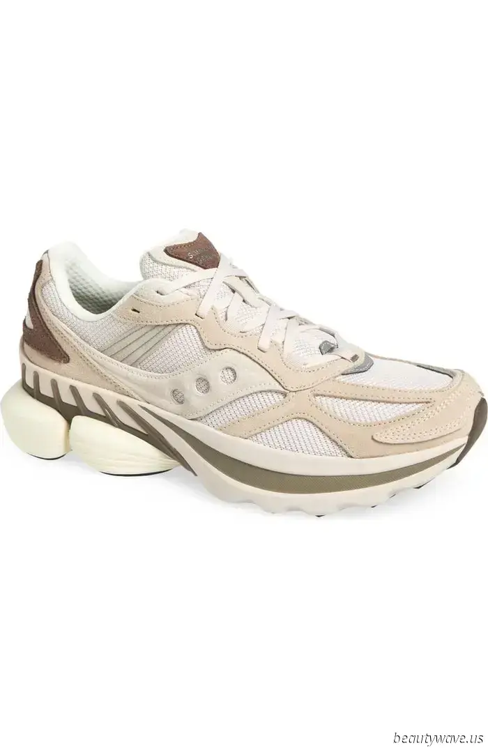 It's surprising how much more stylish this '90s sneaker trend makes jeans and a blazer appear.