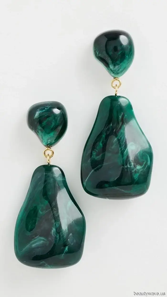 Everything You Need: Outfit Choices for Holiday Hosting