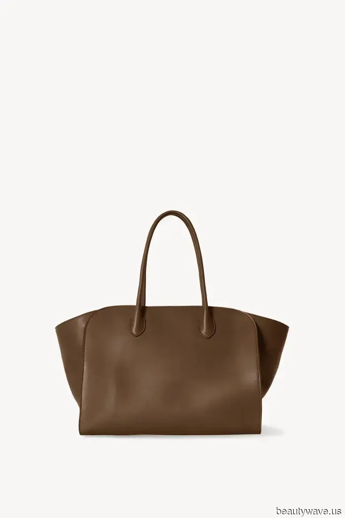 Le persone alla moda hanno dichiarato questa la borsa Row, l'acquisto cult della primavera&mdash;ed è ancora più chic della Margaux.