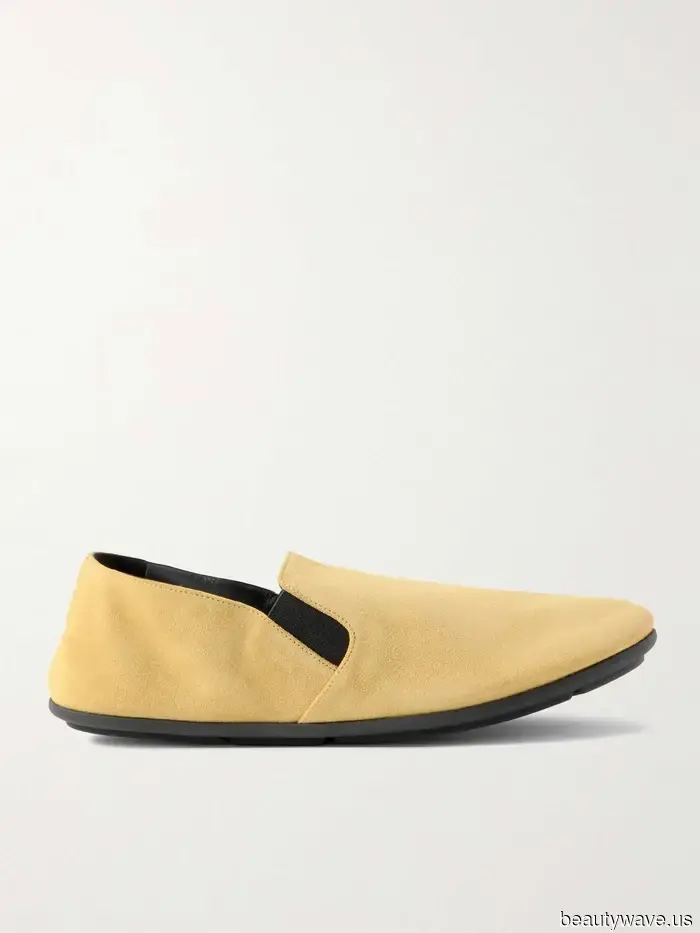 Not Jeans, Not Trousers—This Summer, NY It Girls Will Sport Flats With This Stylish Pant Trend.