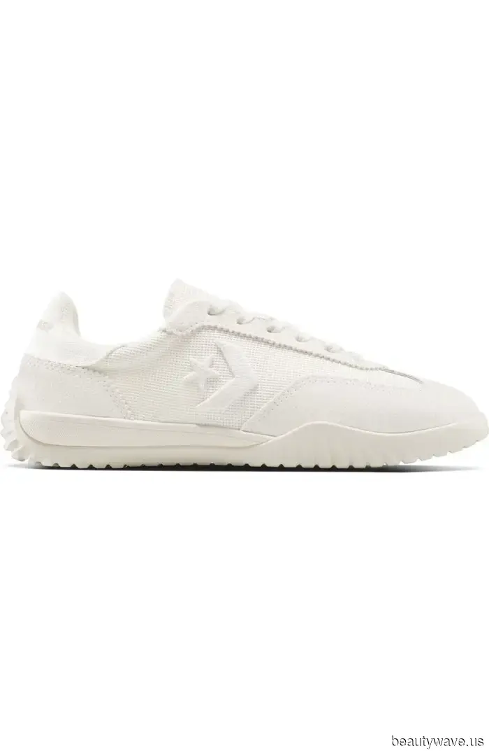 11 Nordstrom Sneakers on Sale That Fashion Enthusiasts Are Pairing with Jeans This Fall