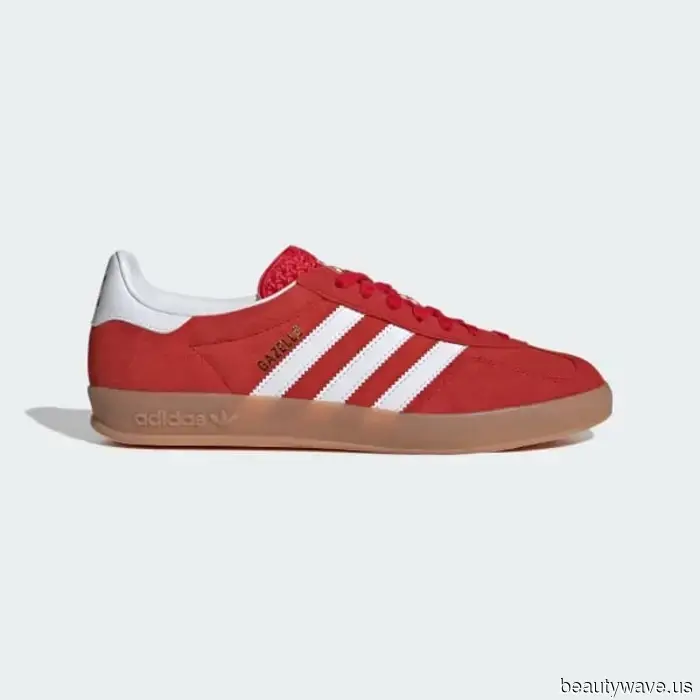 No Shorts: La Forma de It-Girl en que las Personas de Moda en sus 50s Están Usando Zapatillas Adidas Este Verano