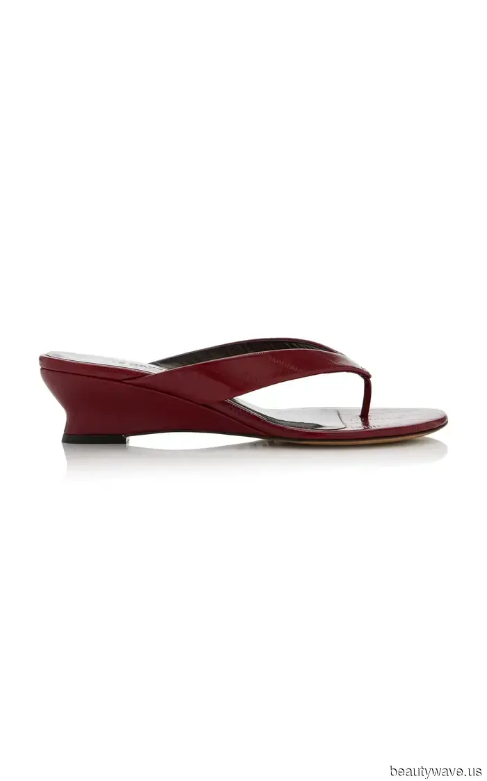 I’m declaring that these will be the most sought-after sandals of 2026.