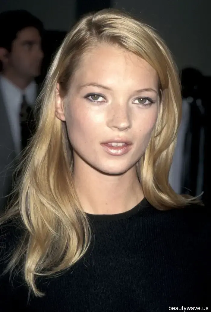 Fast 4 Jahrzehnte später und diese ikonischen Make-up-Looks der 90er Jahre feiern ein Comeback