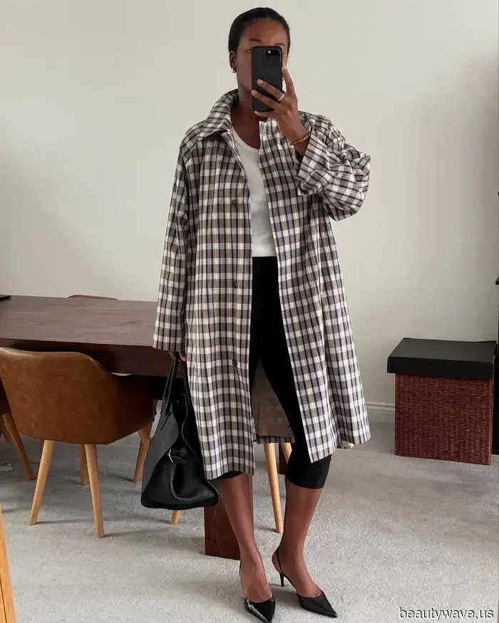 Il modo francese di abbinare i pantaloni capri neri questo autunno