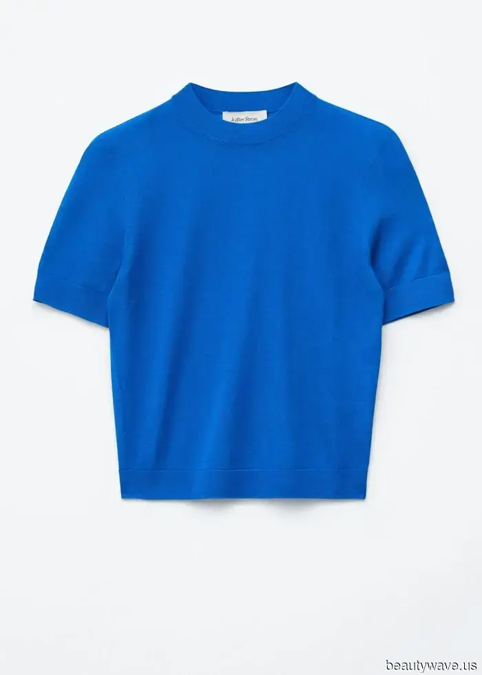 Farewell to the White Tee—Opt for This Surprising Top If You Aim to Dress Like a Fashionable Individual