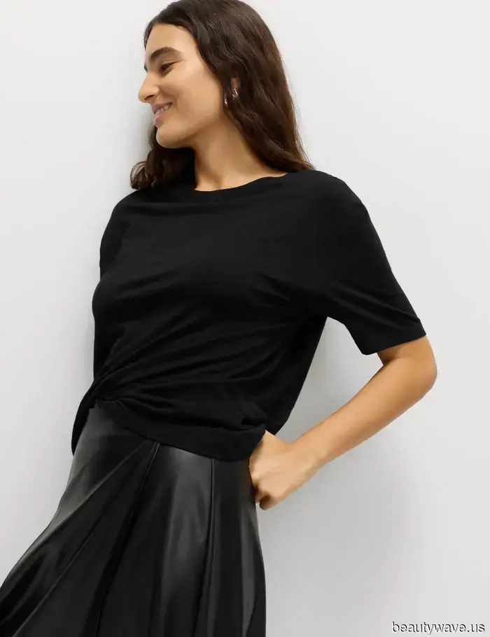 No, not flats: This spring 2026, it girls are currently pairing this shoe trend with jeans.