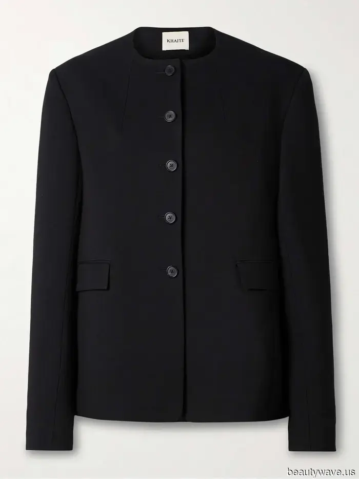 I'm not claiming that boxy blazers are no longer in style, but this polished alternative is what fashionable New Yorkers are donning.