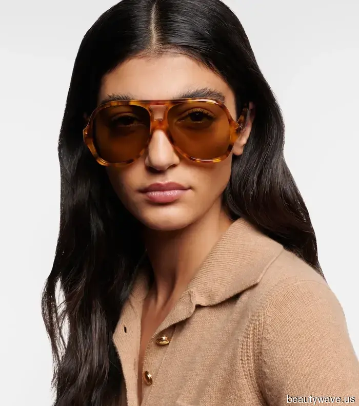 I'm a Minimalist Fashion Editor—Here’s What I Bring for My Summer Vacation.