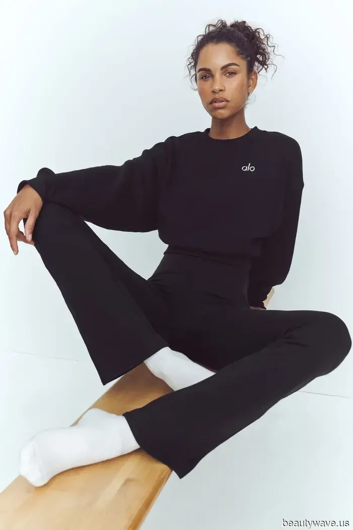 En lugar de jeans, la gente de moda en L.A. está usando sandalias con esta tendencia de leggings chic.