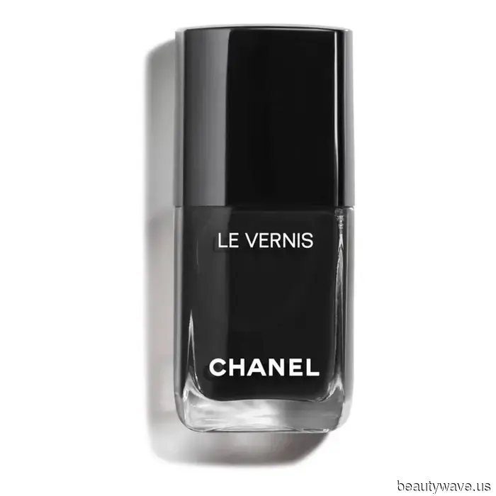 Apologies, Nude—These 21 Dark Nail Designs Show That Nothing Is More Stylish for Winter.