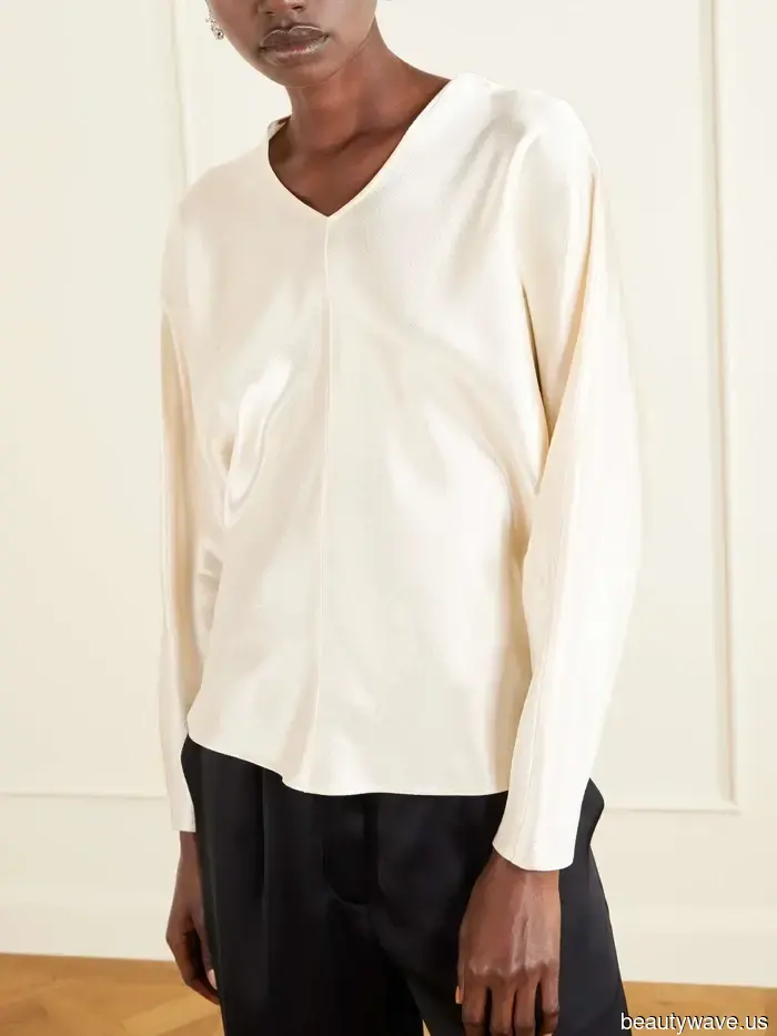 To achieve an elegant look this festive season, pair this blouse with jeans or trousers.