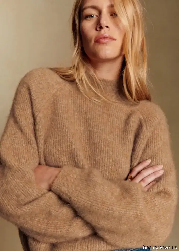 Estoy construyendo un armario elegante y acogedor&mdash;este suéter de cachemira está en la cima de mi lista de deseos.