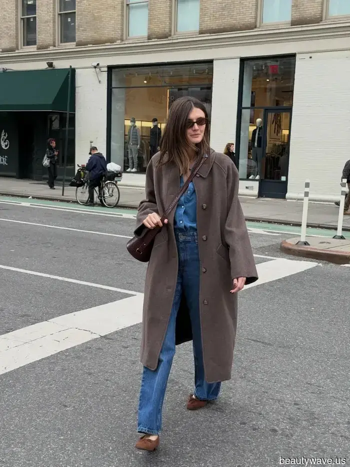 The 9 Trendiest Flat-Shoe Outfits for 2026