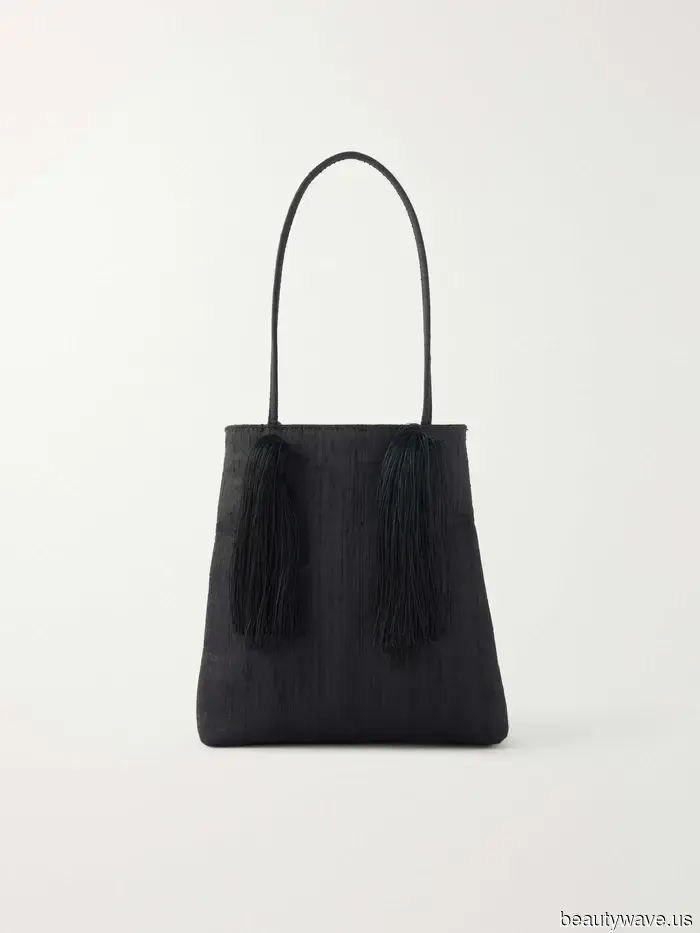 Here Are the 5 Major Bag Trends for 2026, No Question About It