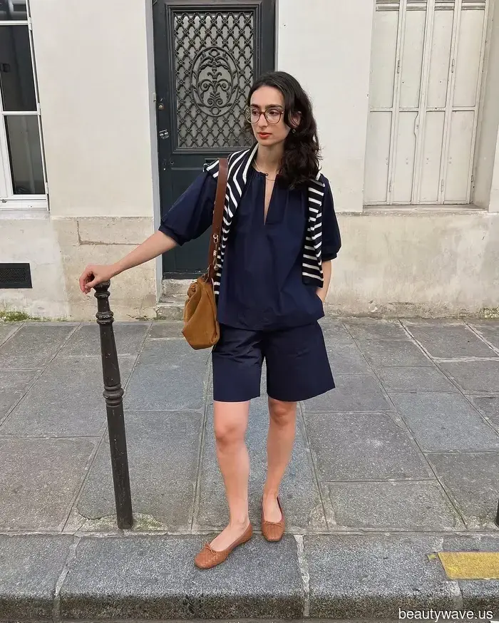 Certo, il nero è chic, ma tutti quelli con buon gusto stanno indossando invece questo colore elegante in questo momento.